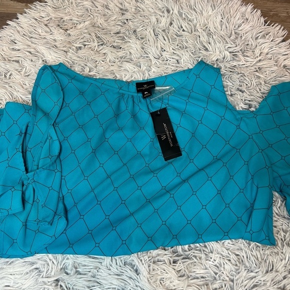 Worthington Tops - Worthington cold shoulder petite top